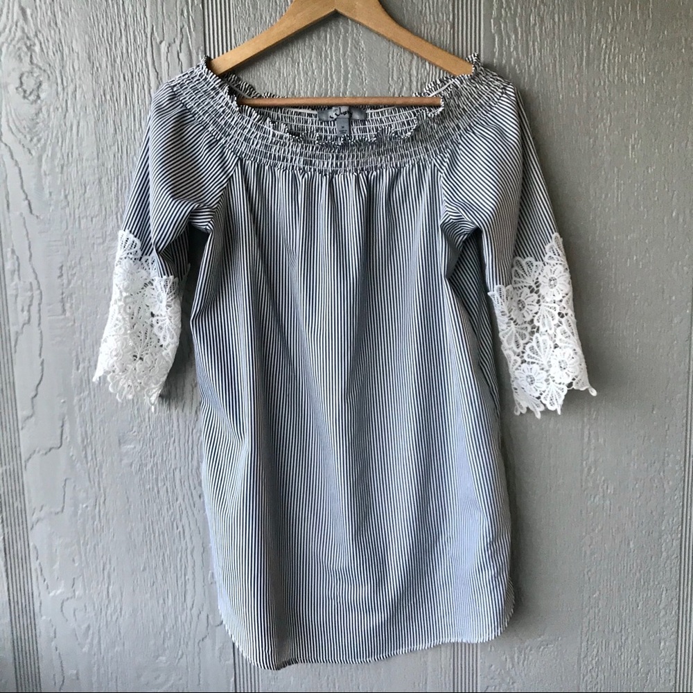❗️Sale❗️Off-Shoulder Lace Sleeve Tunic Top
